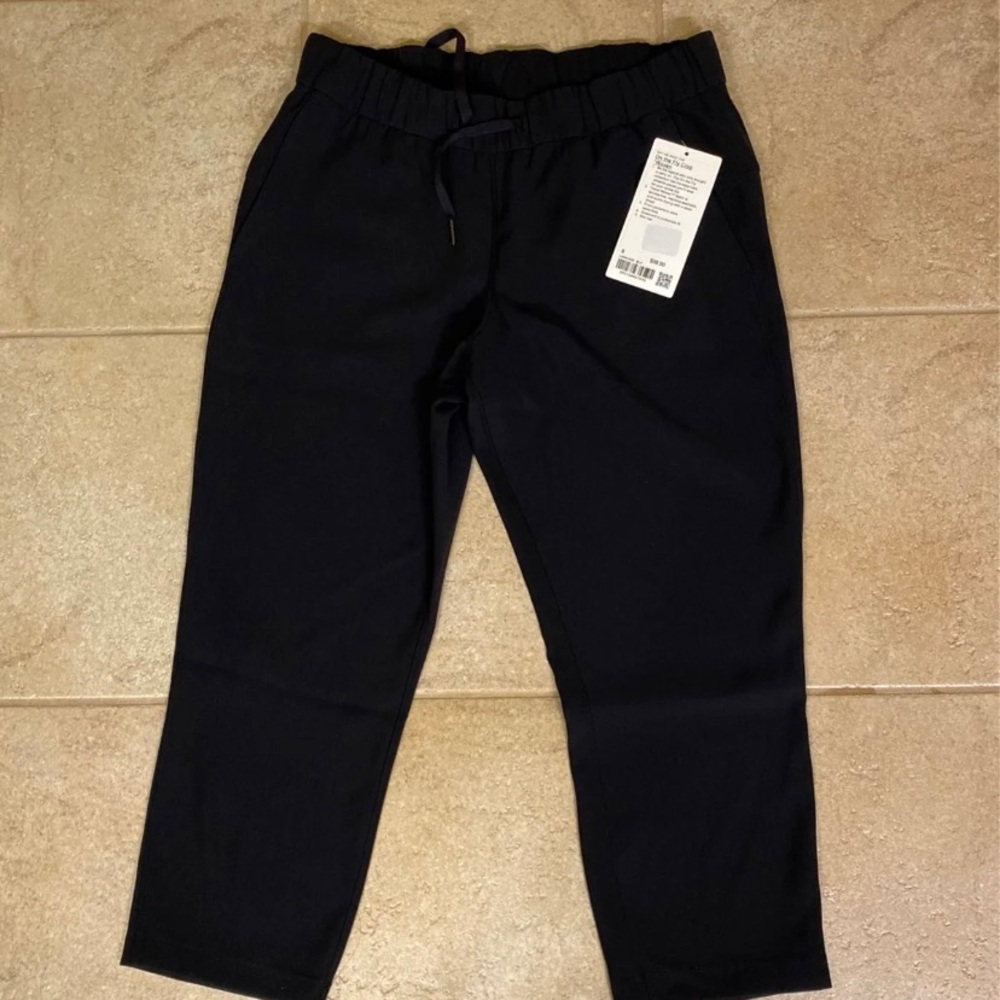 lululemon On the Fly Crop - size 8